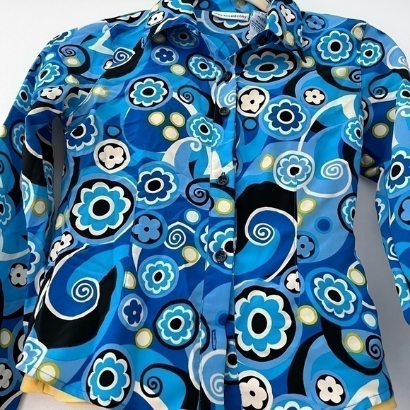 Mary-Kate and Ashley Top - Picture 7 of 8